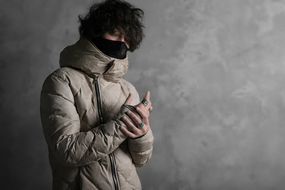 画像をギャラリービューアに読み込む, ISAMU KATAYAMA BACKLASH HOODED DOWN JACKET / WAXY KANGAROO + POLISH WHITE GOOSE (WHITE)