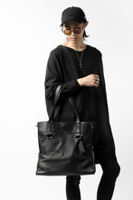 画像をギャラリービューアに読み込む, discord Yohji Yamamoto DEER SHRINK SKIN SIDE ZIPPED TOTE BAG (BLACK)