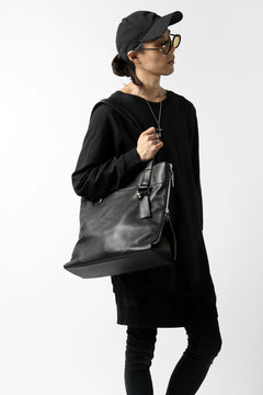 画像をギャラリービューアに読み込む, discord Yohji Yamamoto DEER SHRINK SKIN SIDE ZIPPED TOTE BAG (BLACK)