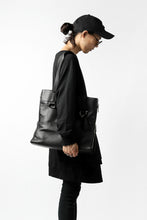 画像をギャラリービューアに読み込む, discord Yohji Yamamoto DEER SHRINK SKIN SIDE ZIPPED TOTE BAG (BLACK)