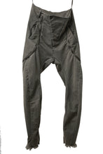 画像をギャラリービューアに読み込む, masnada ICONIC ZIP PANTS / STRETCH REPURPOSED COTTON (DUST)