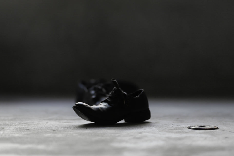 画像をギャラリービューアに読み込む, A DICIANNOVEVENTITRE A1923 DERBY SHOES 033N / HORSE FIORE OILED LEATHER (NERO)