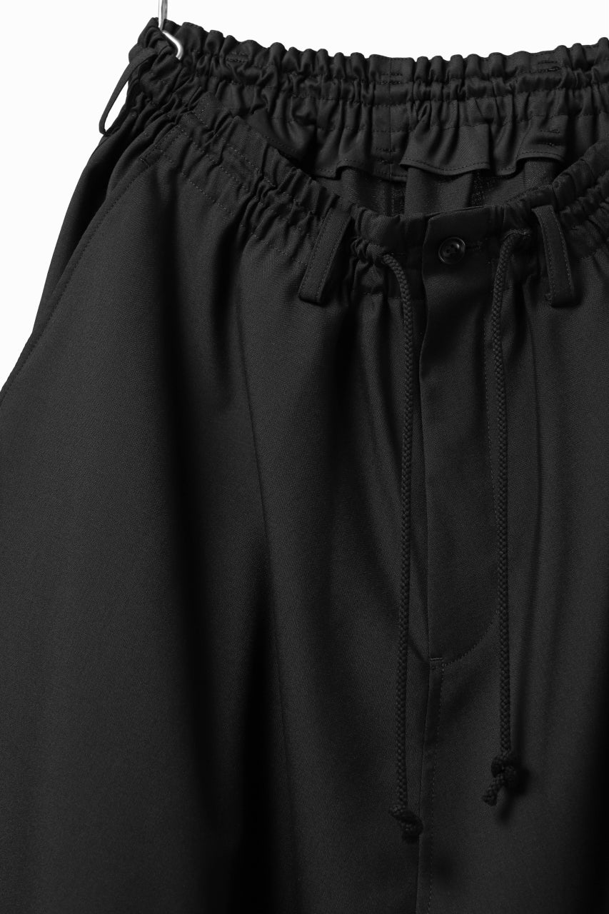 Load image into Gallery viewer, Y's BANG ON! No.9 SAROUEL WOOL TROPICAL PANTS (BLACK)