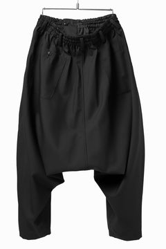 Load image into Gallery viewer, Y's BANG ON! No.9 SAROUEL WOOL TROPICAL PANTS (BLACK)