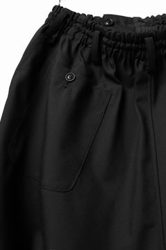 Load image into Gallery viewer, Y's BANG ON! No.9 SAROUEL WOOL TROPICAL PANTS (BLACK)