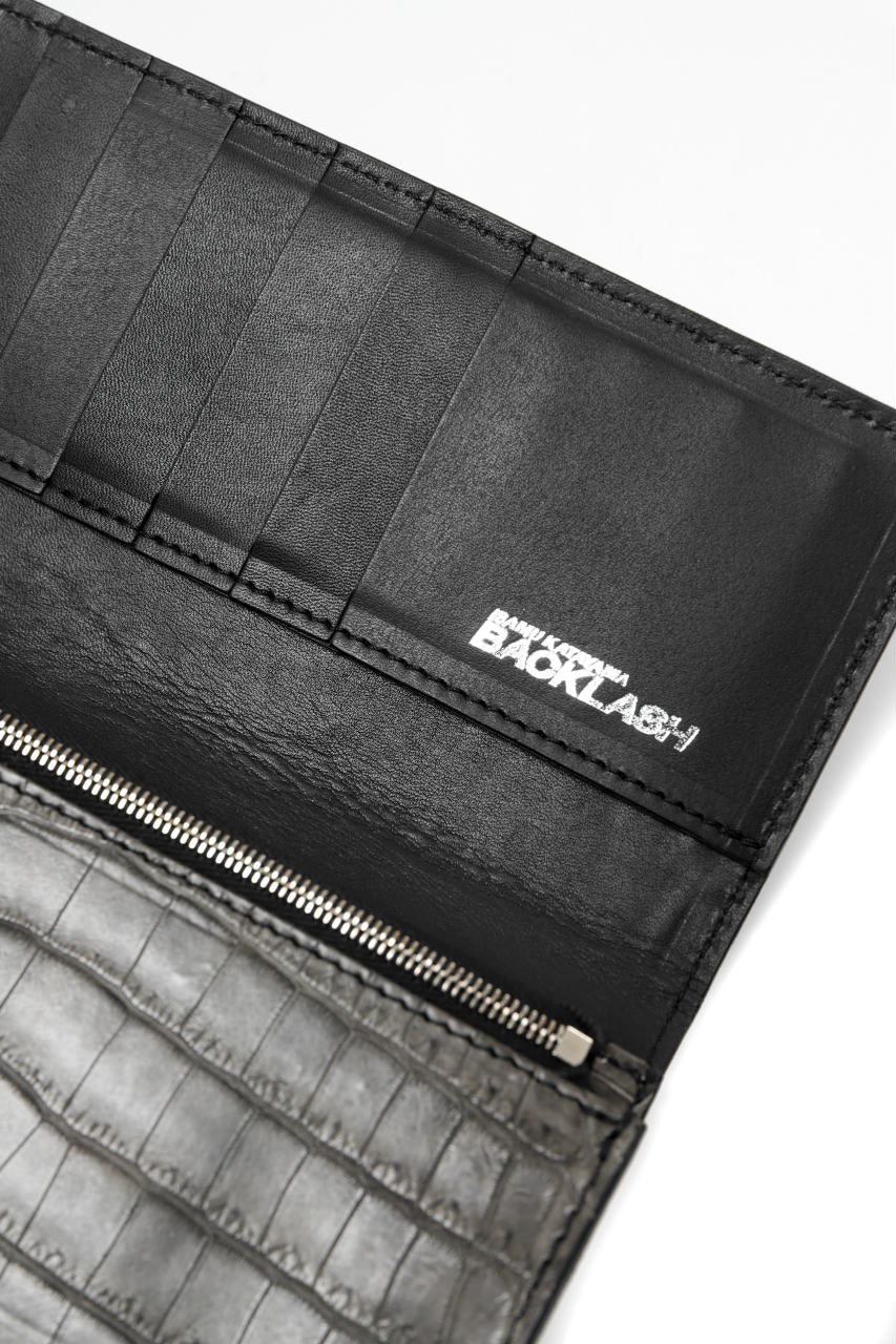 Load image into Gallery viewer, ISAMU KATAYAMA BACKLASH CROCODILE LONG WALLET / (SUMI DYED GREY)