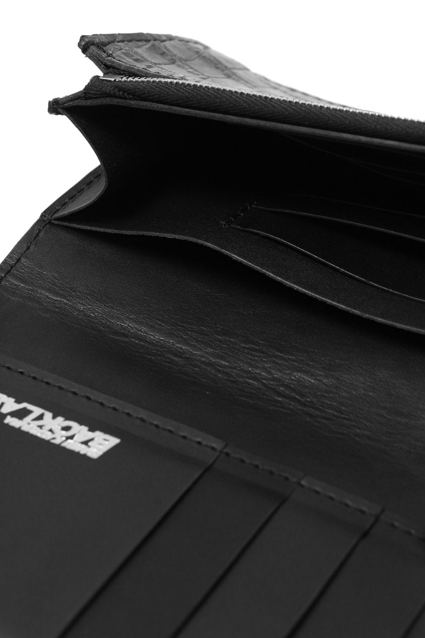 Load image into Gallery viewer, ISAMU KATAYAMA BACKLASH CROCODILE LONG WALLET / (SUMI DYED GREY)