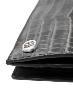Load image into Gallery viewer, ISAMU KATAYAMA BACKLASH CROCODILE LONG WALLET / (SUMI DYED GREY)