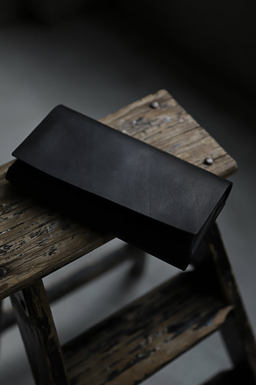 Load image into Gallery viewer, ISAMU KATAYAMA BACKLASH LONG FOLD WALLET / GUIDI OILED CALF (BLACK)
