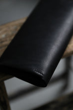 Load image into Gallery viewer, ISAMU KATAYAMA BACKLASH LONG FOLD WALLET / GUIDI OILED CALF (BLACK)
