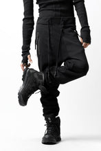 画像をギャラリービューアに読み込む, 11 BY BORIS BIDJAN SABERI JOGGER PANT "P13-F-1235" (HEAVY SWEAT / BLACK DYE)