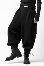 画像をギャラリービューアに読み込む, SOSNOVSKA WEIGHTY COVER PANTS (BLACK)