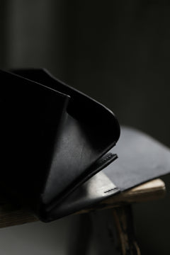 Load image into Gallery viewer, ISAMU KATAYAMA BACKLASH LONG FOLD WALLET / GUIDI OILED CALF (BLACK)