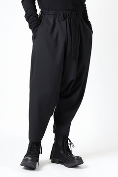 Load image into Gallery viewer, Y's BANG ON! No.9 SAROUEL WOOL TROPICAL PANTS (BLACK)