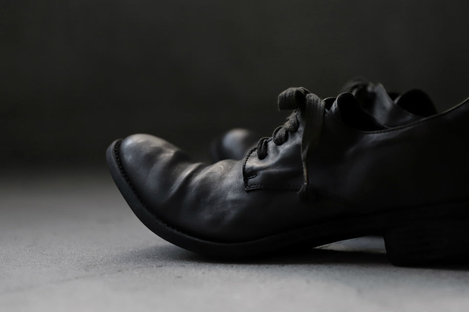 画像をギャラリービューアに読み込む, A DICIANNOVEVENTITRE A1923 DERBY SHOES 033N / HORSE FIORE OILED LEATHER (NERO)