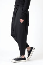 Load image into Gallery viewer, Y's BANG ON! No.9 SAROUEL WOOL TROPICAL PANTS (BLACK)