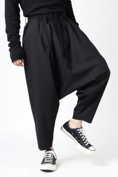 Load image into Gallery viewer, Y's BANG ON! No.9 SAROUEL WOOL TROPICAL PANTS (BLACK)