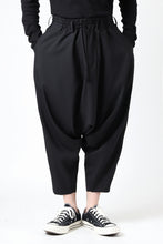 Load image into Gallery viewer, Y's BANG ON! No.9 SAROUEL WOOL TROPICAL PANTS (BLACK)