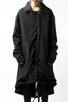 画像をギャラリービューアに読み込む, SOSNOVSKA REVERSIBLE UNINHIBITED RAIN COAT UREAN (BLACK)