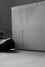 画像をギャラリービューアに読み込む, A DICIANNOVEVENTITRE A1923 DERBY SHOES 033N / HORSE FIORE OILED LEATHER (NERO)