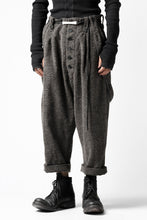 画像をギャラリービューアに読み込む, KLASICA BARREL-TWEED SUSPENDER TROUSERS / OFF TWEED WOOL (MIX)