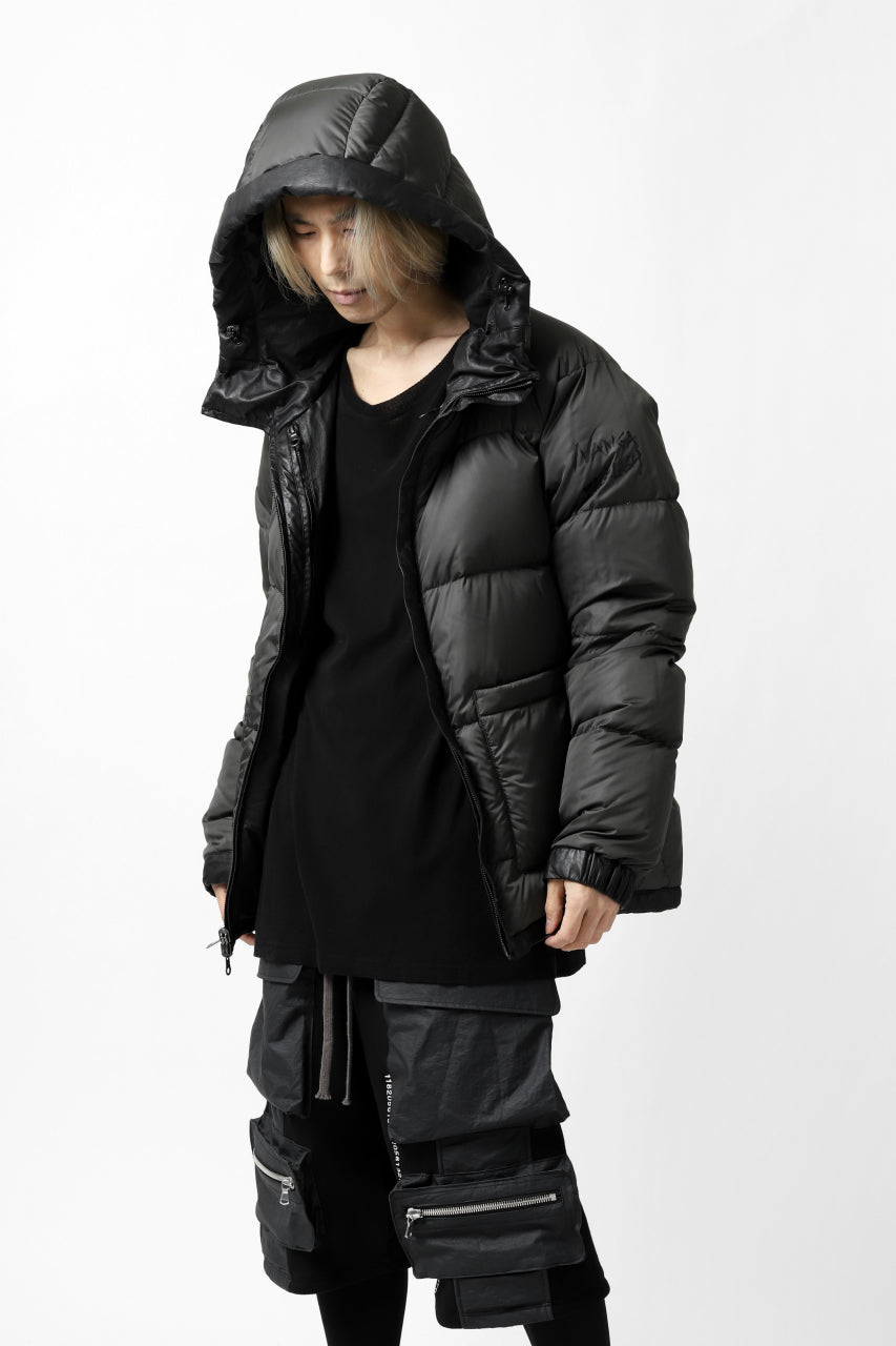 Load image into Gallery viewer, ISAMU KATAYAMA BACKLASH xx NANGA REVERSIBLE AURORA DOWN JACKET / KANGAROO + NYLON x POLISH WHITE GOOSE (BLACK x GREY)