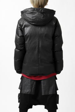 Load image into Gallery viewer, ISAMU KATAYAMA BACKLASH xx NANGA REVERSIBLE AURORA DOWN JACKET / KANGAROO + NYLON x POLISH WHITE GOOSE (BLACK x GREY)