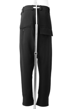 画像をギャラリービューアに読み込む, SOSNOVSKA RESTRAINED CUTED PANTS (BLACK)