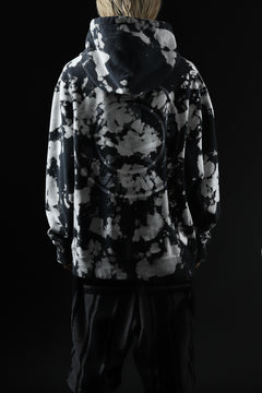 Load image into Gallery viewer, mastermind JAPAN SWEAT HOODIE / BLEACH & TIE DYE (BLACK x WHITE)