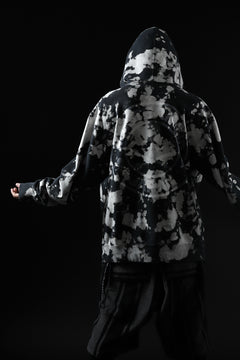 Load image into Gallery viewer, mastermind JAPAN SWEAT HOODIE / BLEACH & TIE DYE (BLACK x WHITE)