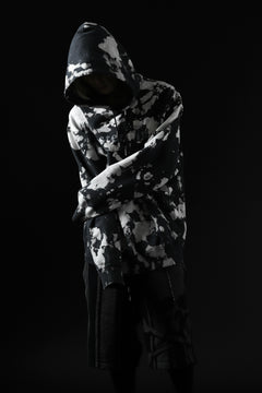 Load image into Gallery viewer, mastermind JAPAN SWEAT HOODIE / BLEACH & TIE DYE (BLACK x WHITE)