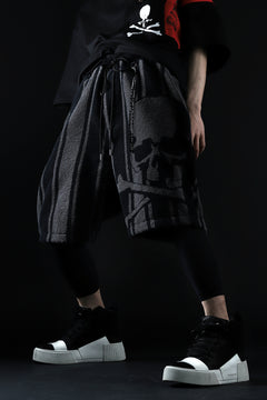 画像をギャラリービューアに読み込む, mastermind JAPAN STRIPED SHORT PANTS / PILE JERSEY (BLACK x GREY)