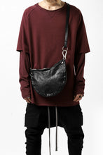 Load image into Gallery viewer, ISAMU KATAYAMA BACKLASH 2WAY BAM FLAP BAG / ITALY SHOULDER OBJECT DYED (BLACK)