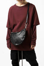 Load image into Gallery viewer, ISAMU KATAYAMA BACKLASH 2WAY BAM BAG / Italy Shoulder Object Dyed (BLACK)