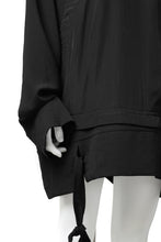 画像をギャラリービューアに読み込む, SOSNOVSKA WIDE SHIRTED LONG SLEEVE TOP (BLACK)