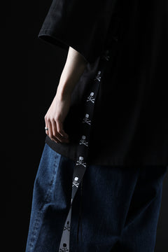 画像をギャラリービューアに読み込む, mastermind JAPAN TAPE DETAIL BOXYFIT T-SHIRT (BLACK)