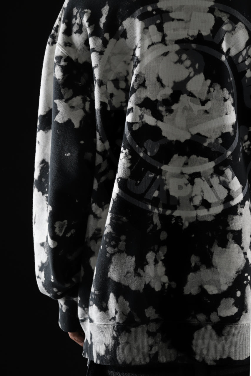 Load image into Gallery viewer, mastermind JAPAN SWEAT HOODIE / BLEACH & TIE DYE (BLACK x WHITE)