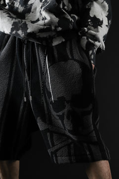 画像をギャラリービューアに読み込む, mastermind JAPAN STRIPED SHORT PANTS / PILE JERSEY (BLACK x GREY)