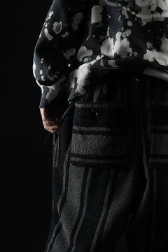 画像をギャラリービューアに読み込む, mastermind JAPAN STRIPED SHORT PANTS / PILE JERSEY (BLACK x GREY)