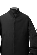 画像をギャラリービューアに読み込む, SOSNOVSKA exclusive WIDE PATCH POCKET BOMBER JACKET (BLACK)