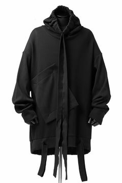 画像をギャラリービューアに読み込む, SOSNOVSKA exclusive SHIFTED POCKET SWEATER (BLACK)