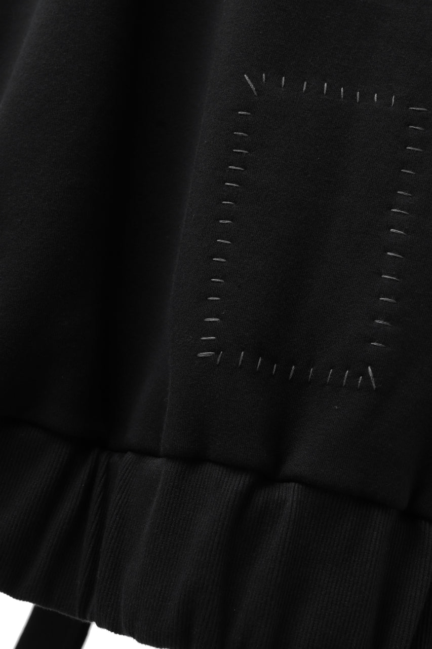 画像をギャラリービューアに読み込む, SOSNOVSKA exclusive SHIFTED POCKET SWEATER (BLACK)