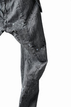 画像をギャラリービューアに読み込む, DEFORMATER.® "SPLASH" SLIM FIT JEANS WITH FLAP DETAIL / VERTICAL DENIM (ASPHALT)