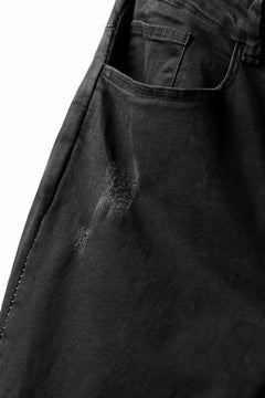 画像をギャラリービューアに読み込む, thomkrom OVER LOCK SLIM CROPPED PANTS / DAMAGE STRETCH DENIM (BLACK)