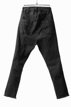 画像をギャラリービューアに読み込む, thomkrom OVER LOCK SLIM CROPPED PANTS / DAMAGE STRETCH DENIM (BLACK)