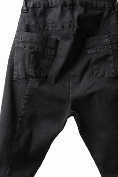画像をギャラリービューアに読み込む, thomkrom OVER LOCK SLIM CROPPED PANTS / DAMAGE STRETCH DENIM (BLACK)