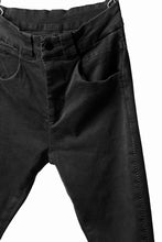 画像をギャラリービューアに読み込む, thomkrom OVER LOCKED SKINNY TROUSERS /  HYPER STRETCH DENIM (BLACK)