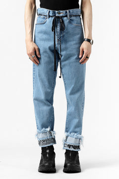 Load image into Gallery viewer, FACETASM CROPPED PRINT DENIM PANTS (INDIGO)