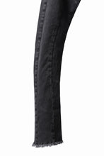 画像をギャラリービューアに読み込む, thomkrom OVER LOCKED SKINNY TROUSERS /  FADE STRETCH DENIM (LIGHT GREY)