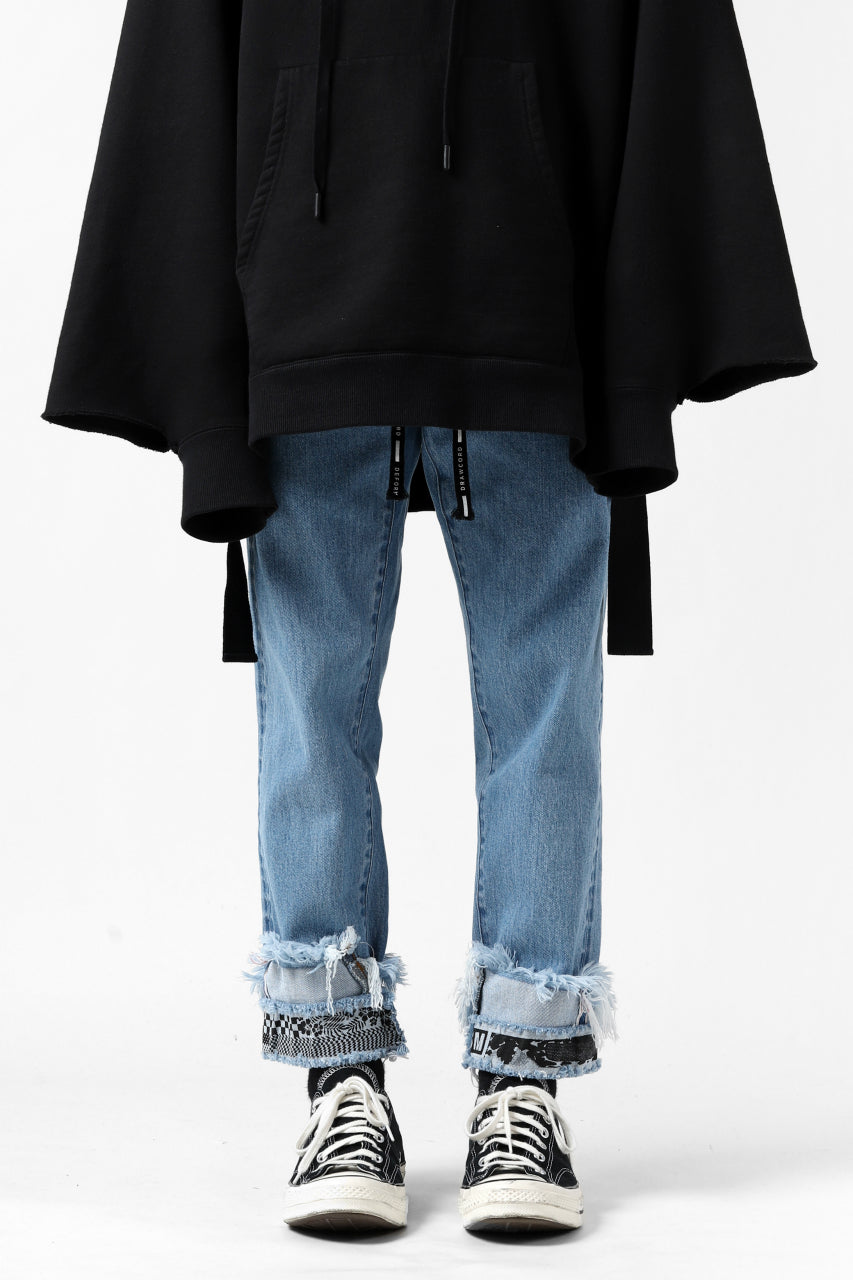 Load image into Gallery viewer, FACETASM CROPPED PRINT DENIM PANTS (INDIGO)